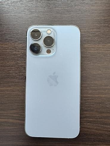 iphone 15: IPhone 13 Pro, Серебристый — 1