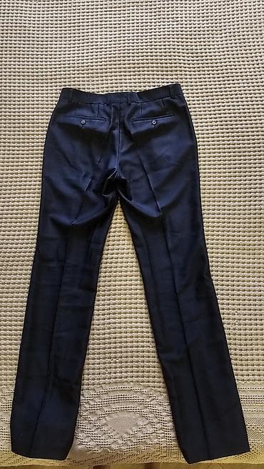 Костюмы: Продаётся мужской костюм (пиджак + брюки). Б/у, состояние отличное — 7