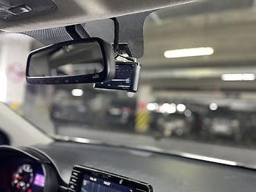 Автомобильные камеры: Видеорегистратор для автомобиля с установкой у зеркала заднего вида — 1