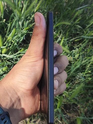 xiaomi poco f7: Poco F5, Б/у, 256 ГБ, цвет - Черный, 2 SIM — 8