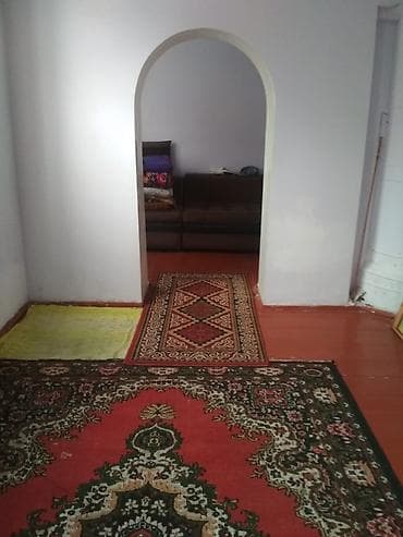 продаю дом с лебединовка: Дом с двором - Одноэтажный кирпичный дом с двускатной крышей из — 9