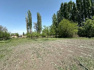 Недвижимость: Продаётся жилой дом с большим участком и хозпостройками. - — 2