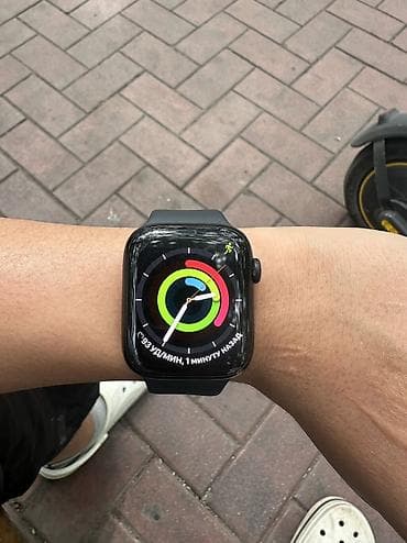 Продаю Apple Watch 9 серии АКБ 90% размер 45мм состояние хорошее в
