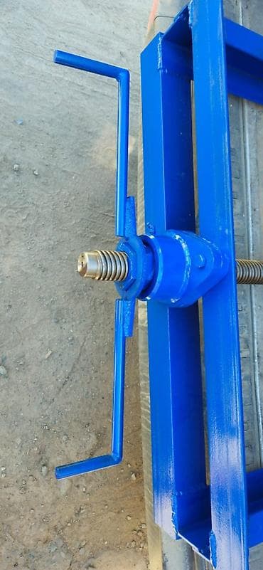 Винтовой домкратный привод (механизм подъёма) для