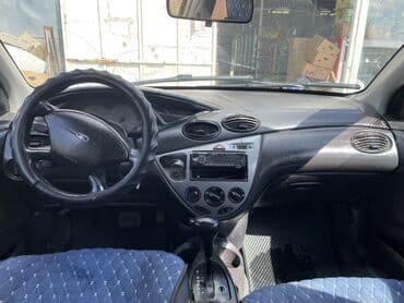 продаю или меняю на дом: Ford Focus хэтчбек, серебристый цвет, 5 дверей. Основные особенности — 6