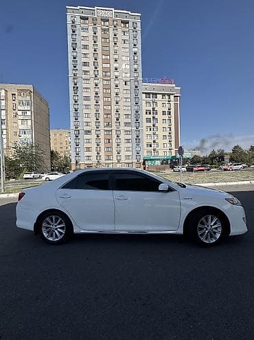Toyota Camry: 2013 г., Гибрид — 3