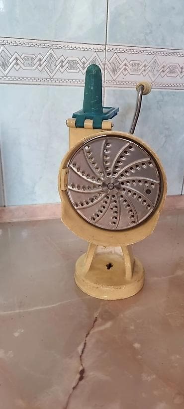 coco cola: Литровые по 10 сом, Двух, трех литровые стеклянные банки толстое — 6