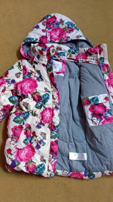 маленький окаменелость динозавра: Куртка-пуховик на 8-9 лет,фирма Sela состояние отличное,только чуть — 1