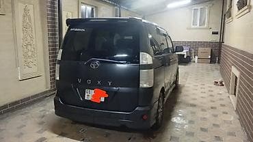 срочно продать машину: Toyota Voxy: 2005 г., 2 л, Вариатор, Бензин, Минивэн — 5