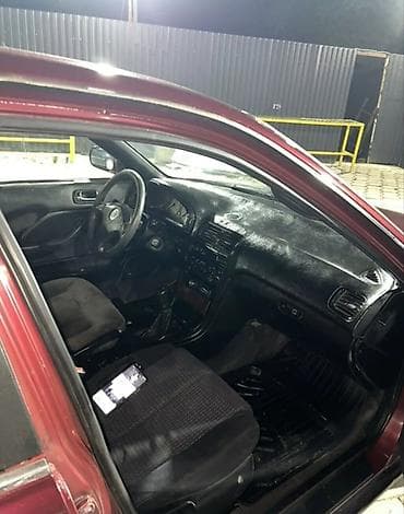 ижара авто: Honda Accord: 1993 г., 2 л, Кол менен иштөөчү, Седан — 5