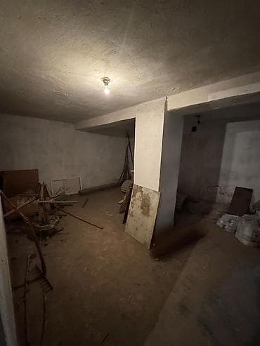 Коммерческая недвижимость: Помещение в подвальном уровне жилого дома - Расположение: в — 8