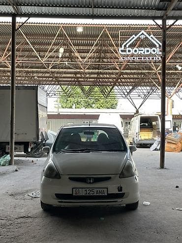 Honda Fit: 2001 г., 1.3 л, Автомат, Бензин, Хэтчбэк
