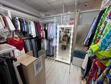 оборудование в бутик: Стеллажи для бутика одежды Кронштейны для бутика одежды Торговое — 15