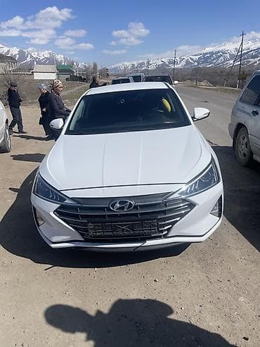 Hyundai Elantra: 2019 г., 1.6 л, Вариатор, Бензин, Седан