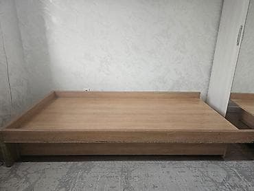 small table: Односпальная кровать-подиум с бортиками + матрас - Размер спального — 4
