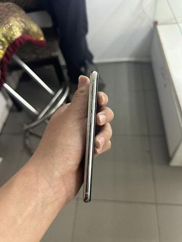 apple 9: IPhone 11 Pro, Серебристый — 6