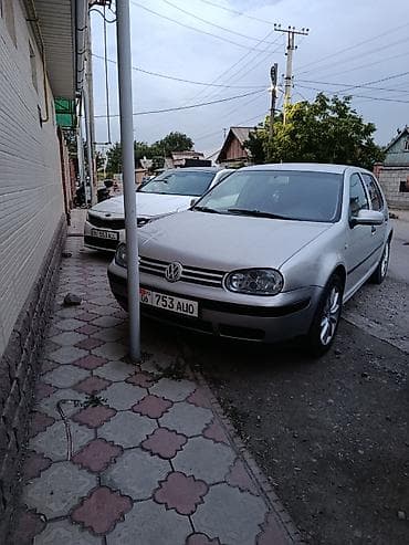 Volkswagen Golf: 2003 г., 1.6 л, Механика, Бензин, Хэтчбэк — 1