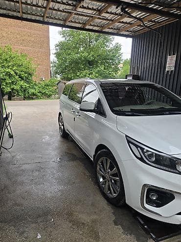 toyota verso 7 мест: Kia Carnival: 2019 г., Минивэн — 9