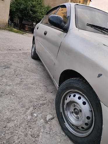 Daewoo Lanos: 1999 г., 1.5 л, Механика, Бензин, Седан at lalafo.kg Daewoo Lanos: 1999 г., 1.5 л, Механика, Бензин, Седан