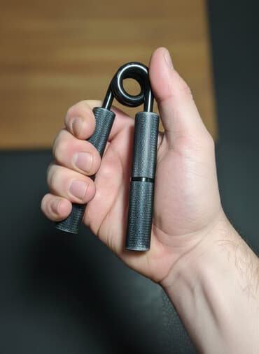 продаю в связи переездом: Эспандер на 250lb или же 113кг. Состояние отличное, почти не — 1