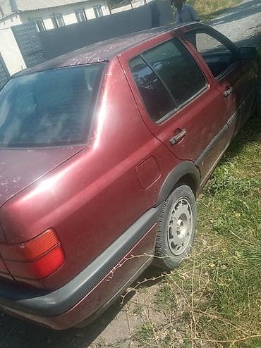 Унаа сатуу: Volkswagen Vento: 1994 г., 1.8 л, Кол менен иштөөчү, Бензин, Седан — 6