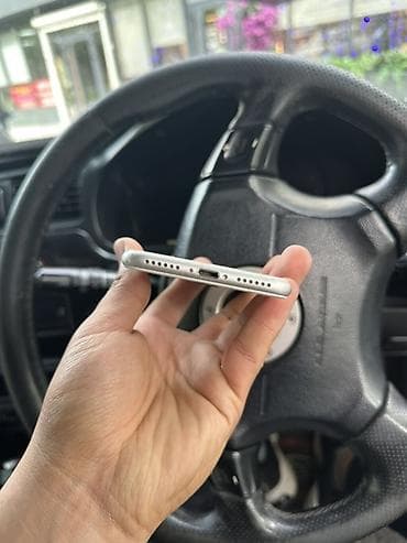 id 6: IPhone SE, Б/у, 128 ГБ, Белый, 80 % — 3