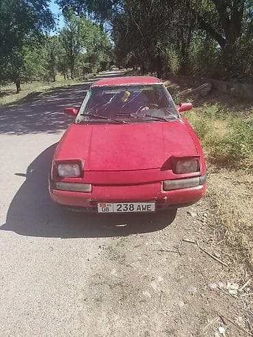 Mazda 323: 1989 г., 1.6 л, Механика, Бензин, Лифтбек