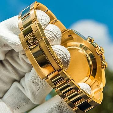 Кол сааттар: Rolex Yacht-master. • Корпус покрыт 18К желтым золотом. • Часы — 4