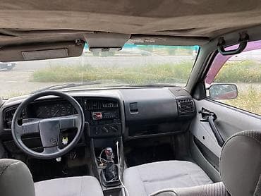 b 4: Volkswagen Passat: 1988 г., 1.8 л, Механика, Седан — 6