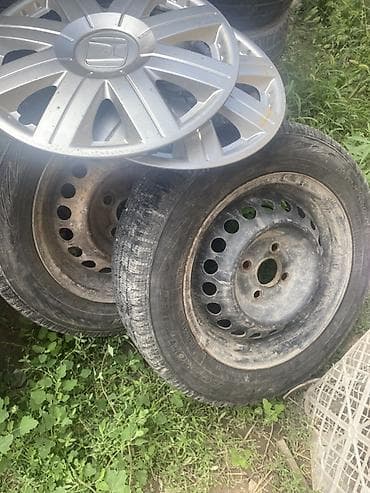 14: Стальные диски R14 2 штуки декоративных колпаков зима - Комплект: 2 — 1
