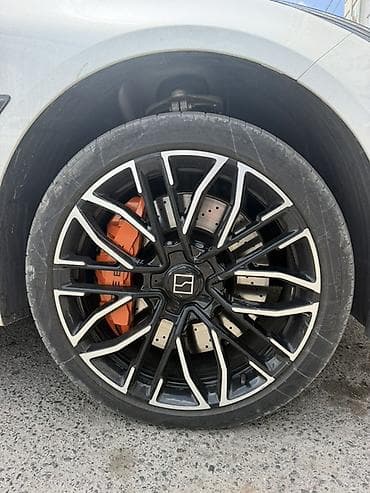 Geely: Zeekr 001: | 2023 г. Лифтбек — 4