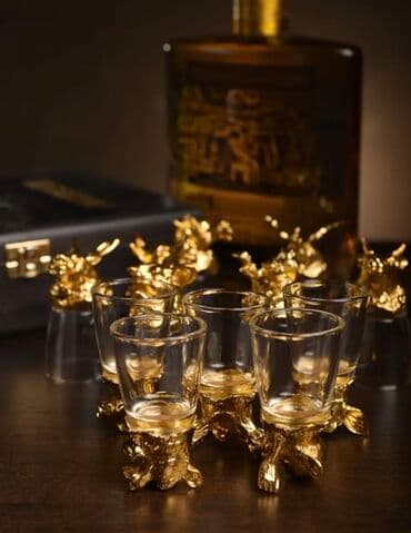 из серебра: • Набор : Кувшин и рюмки в чемодане. • Чемодан(экокожа имитация — 10