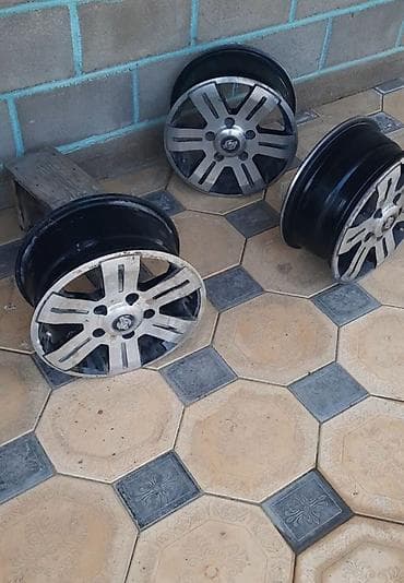 daewoo nexia2: Литые Диски R 15 Mercedes-Benz, отверстий - 5, Б/у — 4