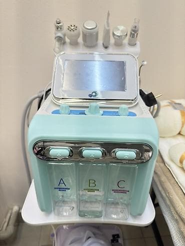 Многофункциональный аппарат для косметологии лица с гидропилингом