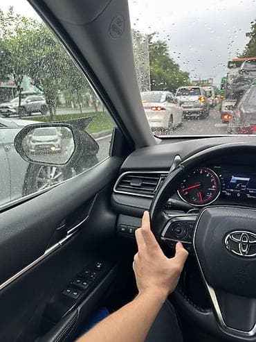 Toyota Camry: 2018 г., 2.5 л, Автомат, Бензин, Седан — 5