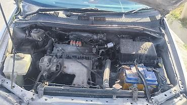 аварийный состояния: Toyota Ipsum: 2000 г., 2 л, Автомат, Бензин, Минивэн — 8