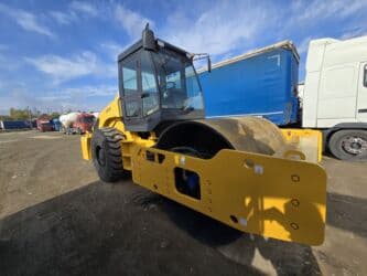 продаю или меняю на недвижимость: Услуги катка, грейдера, экскаватора, хово и т.д — 1