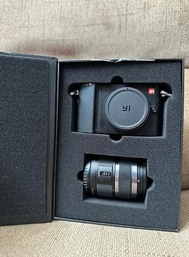 Срочно продаю Беззеркальная камера YI-M1 (система Micro Four Thirds) с