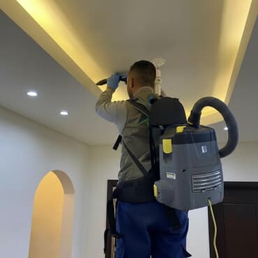 Уборка квартир / помещений / офисов / домов / коттеджей / кафе /