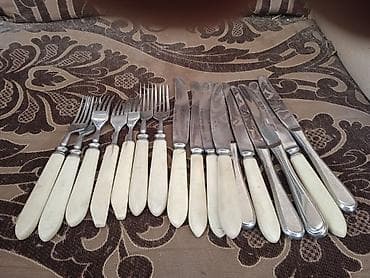 Кухонные принадлежности: Набор столовых приборов с кремовыми рукоятками - Состав: 6 вилок и 10 — 3