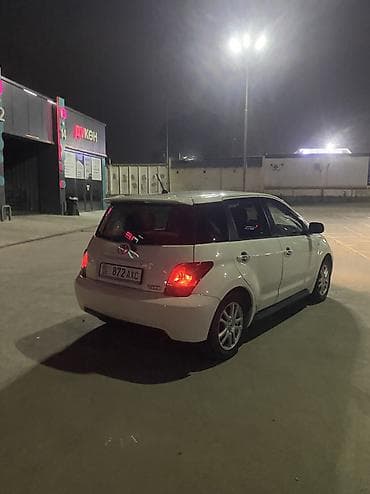 vitz platz: Toyota Ist: 2002 г., Автомат, Бензин, Хэтчбэк — 2