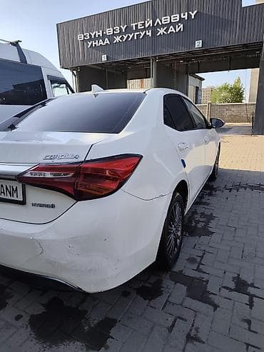 45: Toyota Corolla: 2017 г., 1.8 л, Вариатор, Гибрид, Седан — 4