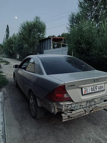 Honda Civic: 2002 г., 1.7 л, Автомат, Бензин at lalafo.kg Honda Civic: 2002 г., 1.7 л, Автомат, Бензин