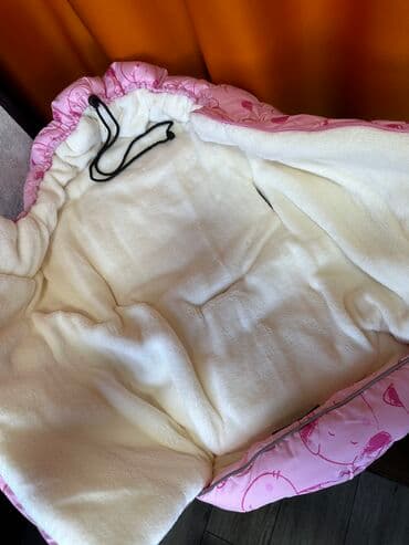 кокон для малыша: Продаю кокон для коляски для девочки. Зимний имеются отверстия для — 2