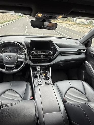 разбитые авто: Toyota Highlander: 2023 г., 2.4 л, Автомат, Бензин, Кроссовер — 7