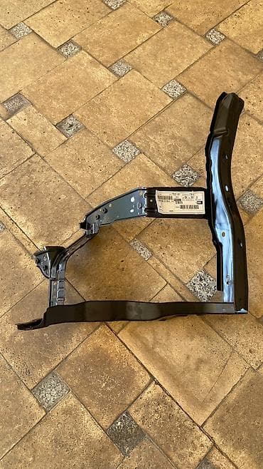 Трубки, патрубки, шланги: Экран правая сторона (крепления радиатора) на Lexus rx 350 2016 — 4