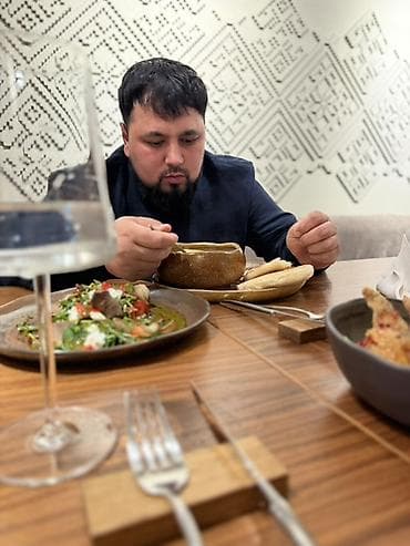 күзгү ош: Авторская кухня в уютной атмосфере ресторана. - Суп, поданный в — 1