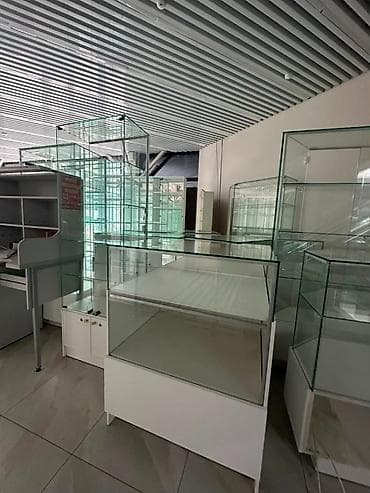 Соода жабдуулары: Продаю стеклянные витрины за пол цены, делались под золото из плотного — 2