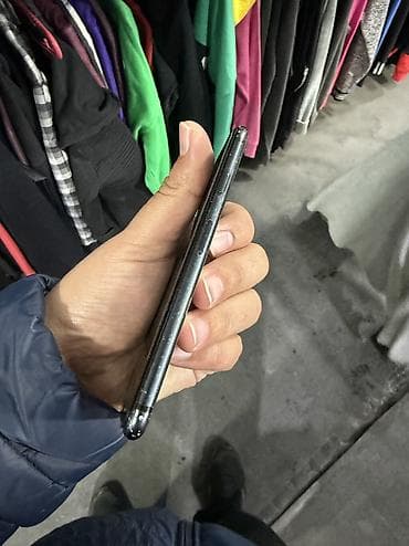 galaxy a30: IPhone SE 2020, 64 ГБ, Черный — 6