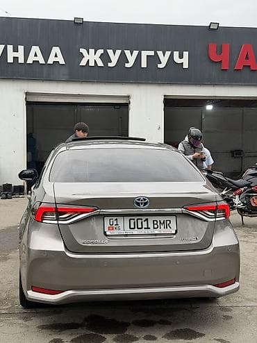 Продажа авто: Toyota Corolla: 2021 г., 1.8 л, Вариатор, Гибрид, Седан — 4